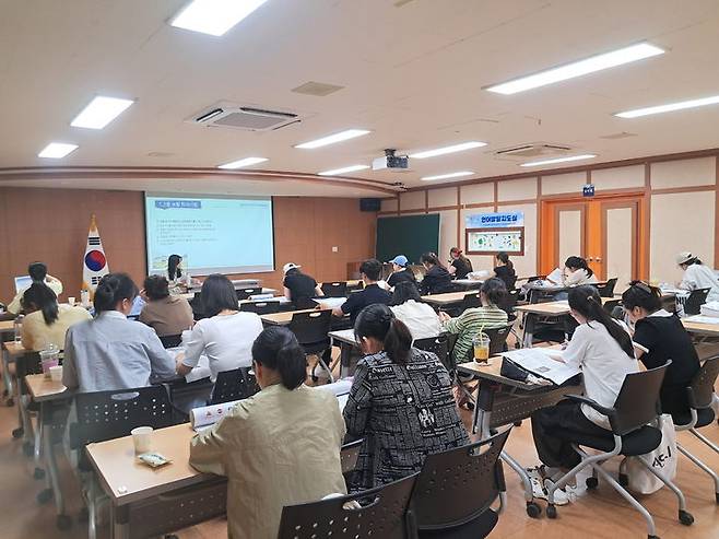 [진주=뉴시스]진주시가족센터, ‘외국인 운전면허교실’ 운영.(사진=진주시 제공).2025.07.04.photo@newsis.com *재판매 및 DB 금지