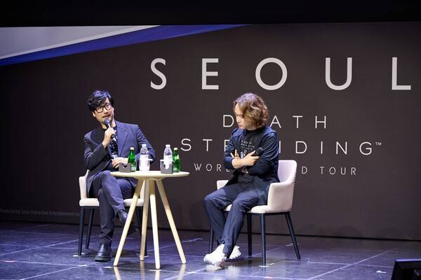 - 좌측부터 코지마 히데오 감독, 신카이 요지 아트 디렉터