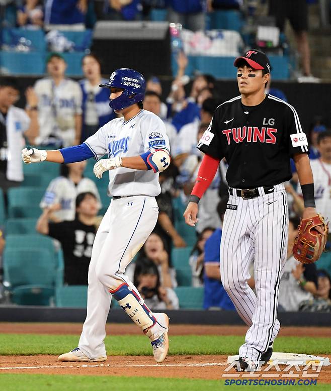 선취 솔로포 이어 경기 후반부 달아나는 점수까지 해결한 이재현.