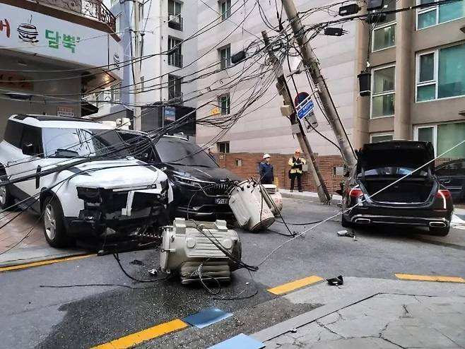 17516986007763.webp.ren.jpg 인생 조진 발렛기사