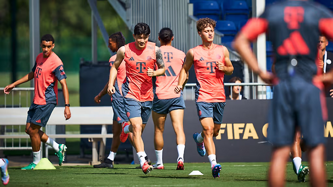 22일 뮌헨 홈페이지에 공개된 벤피카와의 2025 FIFA 클럽 월드컵 조별리그 3차전 대비 팀 훈련에 복귀한 김민재의 모습. 사진=뮌헨