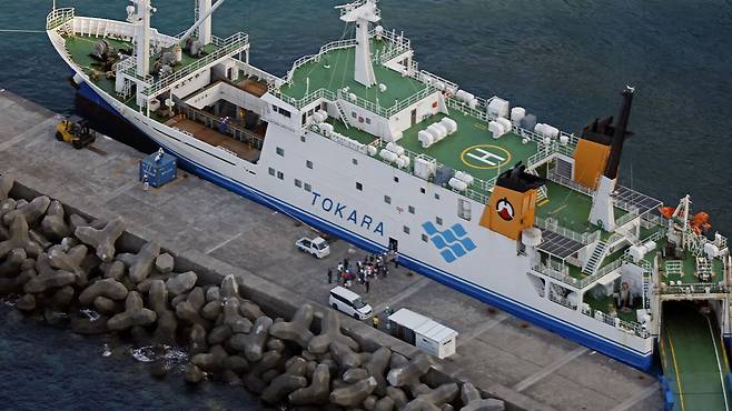 아쿠세키지마에서 피신하는 주민들