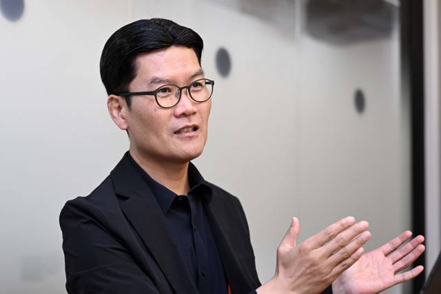 최수안 엘앤에프 대표이사 부회장이 서울 중구 서울스퀘어에서 서울경제신문과 인터뷰를 하고 있다. 조태형 기자