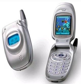 ‘이건희 폰’으로 불린 삼성 휴대폰 T-100. 삼성전자 사사