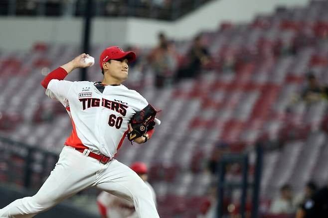 ▲ 5일 광주 롯데전 선발로 나서 팀 순위 상승에 도전하는 김도현 ⓒKIA타이거즈