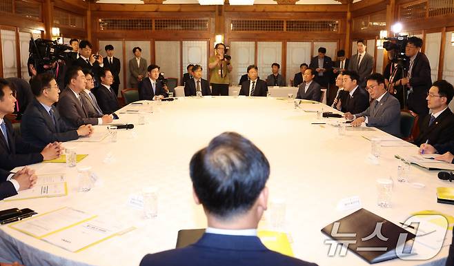 강훈식 대통령 비서실장이 6일 오후 서울 종로구 삼청동 국무총리 공관에서 열린 이재명 정부 첫 고위당정협의회에서 발언하고 있다. (공동취재) 2025.7.6/뉴스1 ⓒ News1 김성진 기자