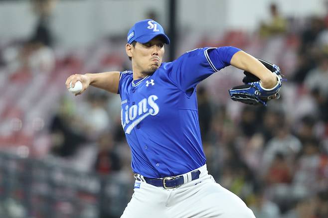 삼성 김재윤이 광주-기아 챔피언스 필드에서 열린 2025 KBO리그 KIA전에서 역투하고 있다. 사진 | 삼성 라이온즈