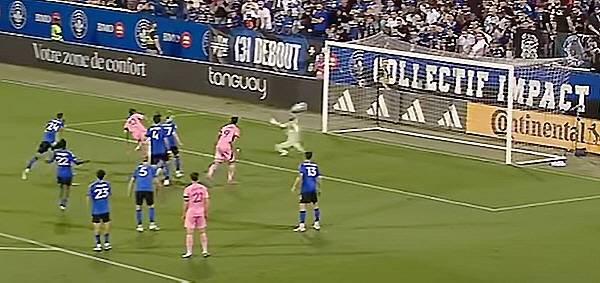 ◇리오넬 메시 6일 몽레알전 4번째 골 장면.