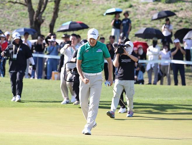 개막전서 KPGA 투어 첫 우승을 달성한 김백준. ⓒ KPGA