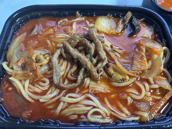 IMG_5476.jpeg 내돈내산 홍콩반점 신메뉴 ‘볶음밥’ 리뷰(+고기짬뽕)