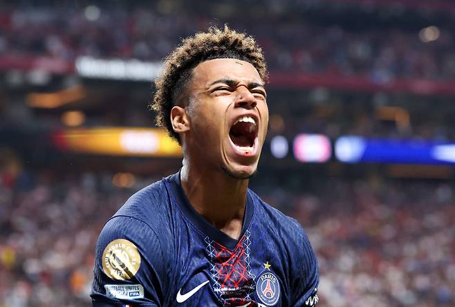 <yonhap photo-1164=""> ATLANTA, GEORGIA - JULY 05: Desire Doue #14 of Paris Saint-Germain celebrates after Ousmane Dembele #10 of Paris Saint-Germain scored his team's second goal during the FIFA Club World Cup 2025 quarter-final match between Paris Saint-Germain and FC Bayern M?nchen at Mercedes-Benz Stadium on July 05, 2025 in Atlanta, Georgia. Kevin C. Cox/Getty Images/AFP (Photo by Kevin C. Cox / GETTY IMAGES NORTH AMERICA / Getty Images via AFP)/2025-07-06 06:31:43/ <저작권자 ⓒ 1980-2025 ㈜연합뉴스. 무단 전재 재배포 금지, AI 학습 및 활용 금지></yonhap>