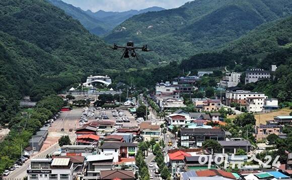 드론예찰을 통한 폭염예방 활동 모습. [사진=경북도청]