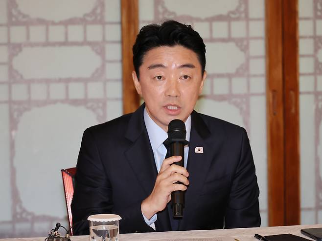 강훈식 대통령비서실장이 6일 서울 종로구 삼청동 총리 공관에서 열린 고위당정협의회에서 발언하고 있다. 연합뉴스