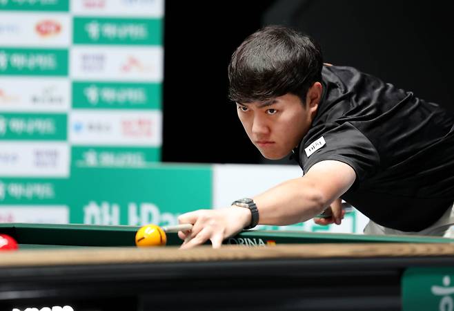 PBA 신입생 김준태(하림)가 임성균(하이원리조트)을 세트스코어 3:1로 제압하고 8강 진출에 성공했다. PBA 제공