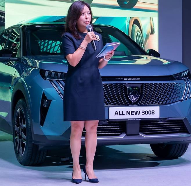 신형 3008을 소개하는 방실 대표 [사진제공=푸조]