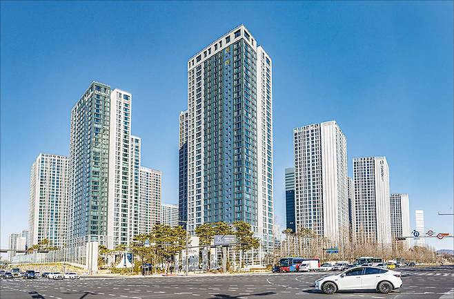 서울 강동구 둔촌주공아파트를 재건축한 ‘올림픽파크포레온’. (매경DB)