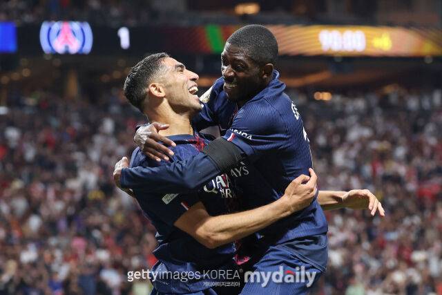 아슈라프 하키미와 우스만 뎀벨레./게티이미지코리아