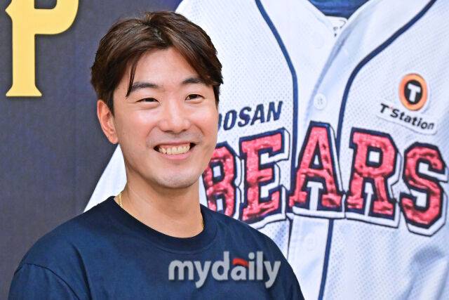 6일 서울 잠실야구장에서 열린 '2025 신한 SOL BANK KBO리그' KT 위즈와 두산 베어스 경기. 두산 김재호가 경기 전 은퇴 기자회견에 참석했다. 이날 경기 후 두산 베어스 원클럽맨 김재호의 은퇴식이 치뤄질 예정이다/잠실=한혁승 기자
