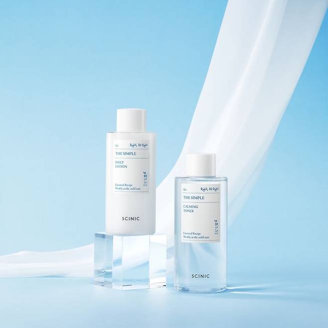 [서울=뉴시스] 싸이닉 더심플 데일리로션&카밍토너(사진=11번가 제공) *재판매 및 DB 금지