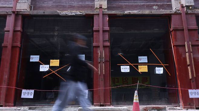 서울 명동거리 한 공실 상가의 모습 (사진=연합뉴스)