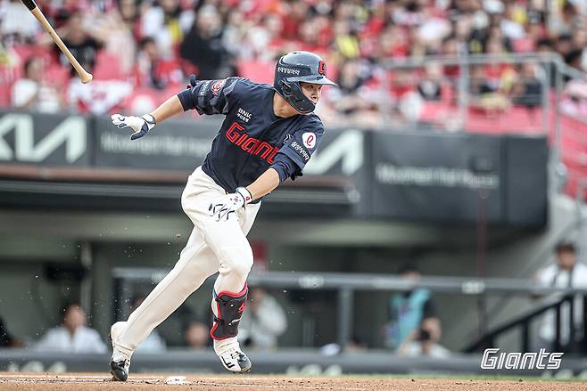 ▲ 1군 콜업 이후 인상적인 콘택트 능력을 선보이며 눈도장을 받고 있는 박찬형 ⓒ롯데자이언츠