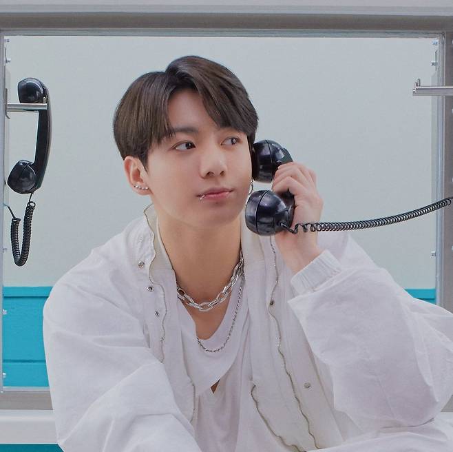 "비주얼 극락" 방탄소년단 정국, 청량→섹시 '본투비 싱어'