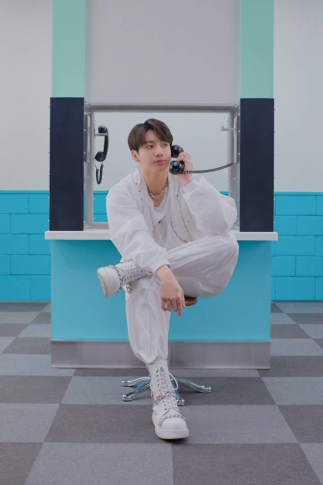 "비주얼 극락" 방탄소년단 정국, 청량→섹시 '본투비 싱어'