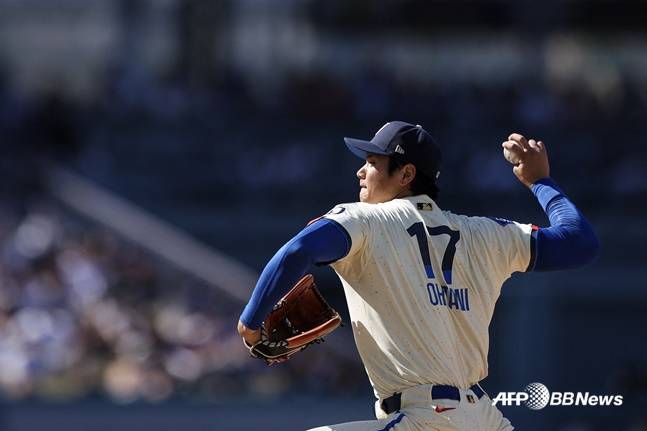 오타니 쇼헤이가 6일(한국시간) 휴스턴전에서 투구하고 있다. /AFPBBNews=뉴스1