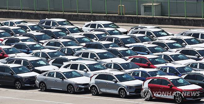 수출용 자동차들 [연합뉴스 자료사진]