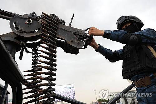 예멘 친이란 반군 후티 대원과 기관총 [EPA 연합뉴스 자료사진. 재판매 및 DB 금지]