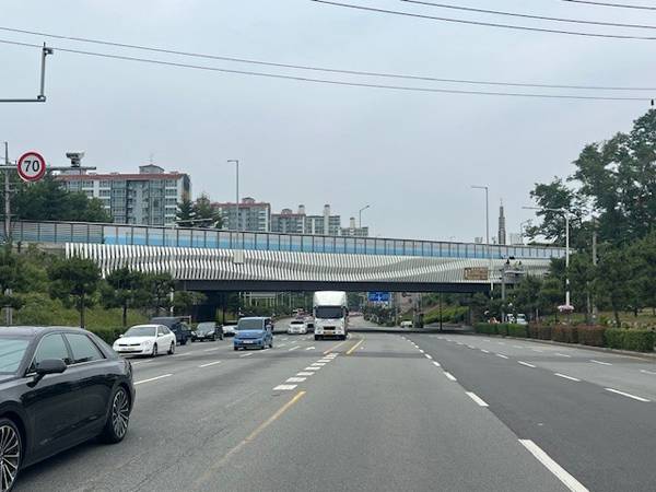 양산시가 남부동 중앙고속도로지선 일원에 도시경관 개선사업을 성공적으로 완료했다. / 양산시