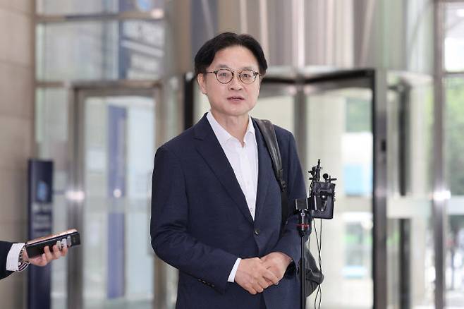 산업통상자원부 장관 후보자로 지명된 김정관 두산에너빌리티 사장이 지난달 30일 서울 강남구 한국기술센터에 마련된 인사청문회 준비사무실로 첫 출근을 하며 취재진의 질문에 답하고 있다. (사진=연합뉴스)