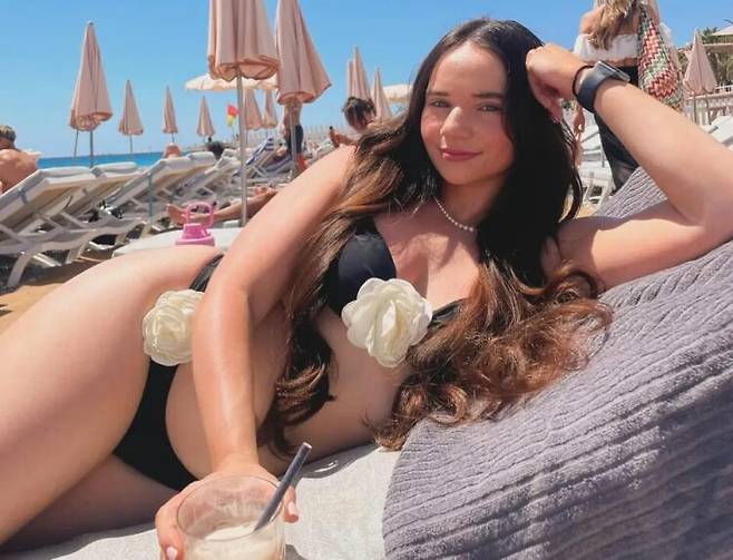 스페인에서 제시카는 자외선 차단제를 바르지 않고 보트에서 4시간 정도 여유를 만끽했다. [사진=SNS]