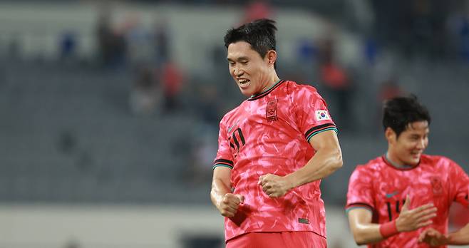 개막전 선취 골 넣는 이동경. 사진 | 용인=연합뉴스