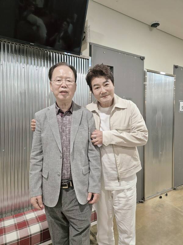 왼쪽부터 정경천, 진성 [사진제공=정경천]