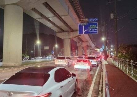 1268232_582892_382.jpg 동아시안컵 진행 중인 용인 미르스타디움 인프라 문제점