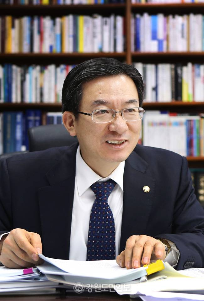 ▲ 양구출신 더민주 정성호 국회의원