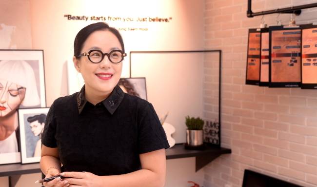 Makeup artist Jung Saem-mool (The Korea Herald)