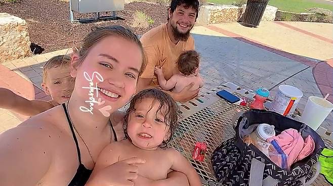 줄리안 라이언과 그의 가족들 [KHOU11 캡처]