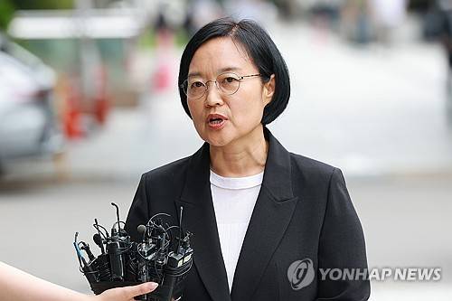 답변하는 한성숙 중기부 장관 후보자 [연합뉴스 자료사진]