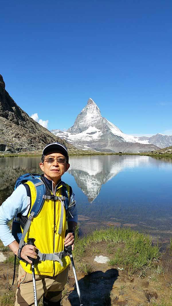 알프스 마터호른이 호수면에 비치는 리펠호수