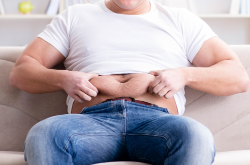 중년 남성의 뱃살 이미지. 123RF 제공