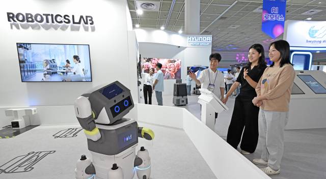 현대차 로보틱스랩이 지난달 서울 강남구 코엑스에서 열린 인공지능 엑스포 MARS 2025에 만든 부스. 사진제공=현대차