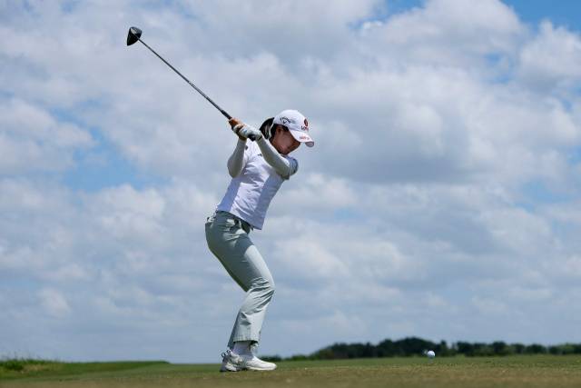 티샷을 하고 있는 황유민. 사진 제공=AFP연합뉴스