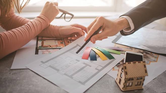 분양상담사의 분양사기를 막을 관련법은 아직 마련되지 않았다.[사진｜게티이미지뱅크]&nbsp;