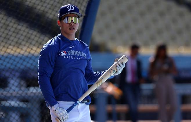 LA 다저스 김혜성은 7일(한국시간) 미국 캘리포니아주 로스앤젤레스의 다저스타디움에서 열린 2025 미국 메이저리그(MLB) 휴스턴 애스트로스와의 경기에서 6번타자 겸 2루수로 선발 출전, 4타수 1안타 1삼진을 기록했다. 수비에서도 두 차례 하이라이트를 만들어내며 현지 중계진의 감탄을 자아냈다. 연합뉴스