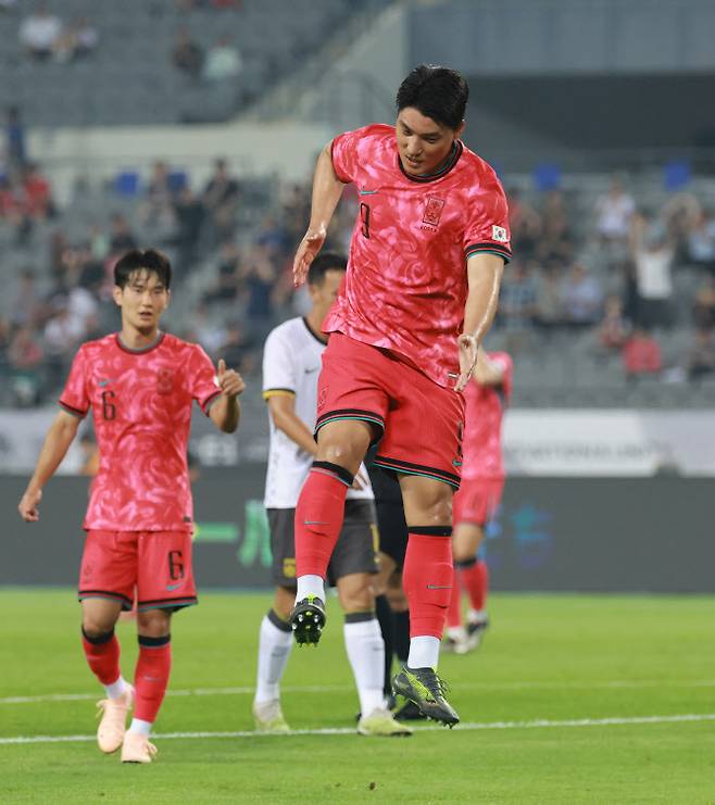 7일 경기도 용인미르스타디움에서 열린 2025년 동아시아축구연맹(EAFF) E-1 챔피언십(동아시안컵) 남자부 한국과 중국의 경기. 팀 두번째 골을 넣은 주민규가 세리머니를 하고 있다. 사진=연합뉴스