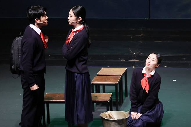 8일 오후 서울 중구 CKL스테이지에서 열린 뮤지컬 ‘은경’ 프레스콜에서 배우들이 주요 장면을 시연하고 있다. (사진=연합뉴스).