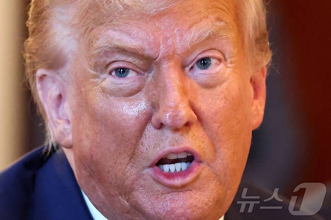 7일(현지시간) 도널드 트럼프 미국 대통령이 워싱턴DC 백악관에서 열린 베냐민 네타냐후 이스라엘 총리와의 만찬 중 발언하고 있다. 2025.07.07. ⓒ 로이터=뉴스1 ⓒ News1 윤다정 기자