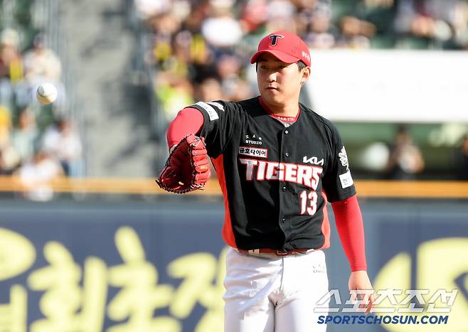 29일 잠실구장에서 열린 LG 트윈스와 KIA 타이거즈의 경기. KIA 윤영철이 숨을 고르고 있다. 잠실=박재만 기자 pjm@sportschosun.com/2025.06.29/